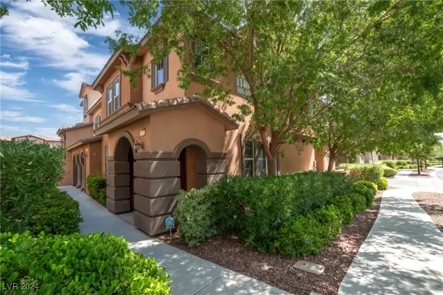 MLS: 2614336 Condo For Sale