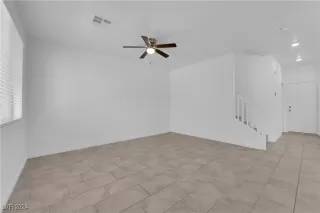 Photo #6: 2614376 Listing