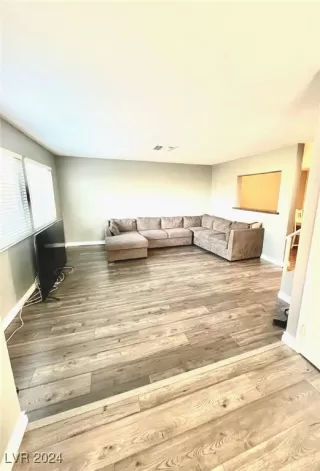 Photo #1: 2614379 Listing