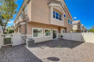 Photo #3: 2614382 Listing