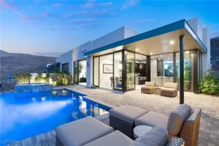 Photo #1: 2614386 Listing 