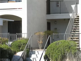 Photo #1: 2614389 Listing 