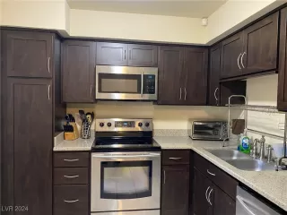 Photo #1: 2614402 Listing