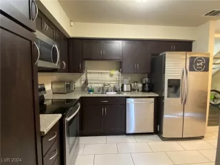 Photo #2: 2614402 Listing