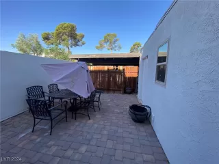 Photo #3: 2614402 Listing