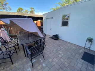 Photo #4: 2614402 Listing