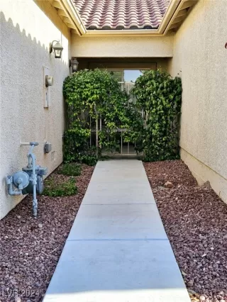 Photo #1: 2614405 Listing 