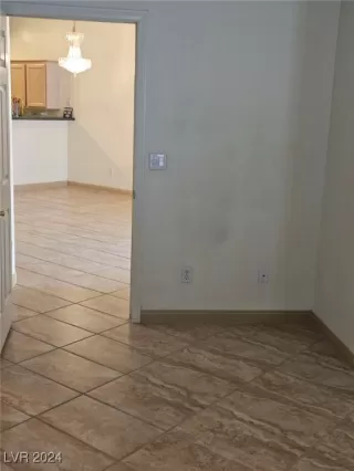 Photo #5: 2614405 Listing 