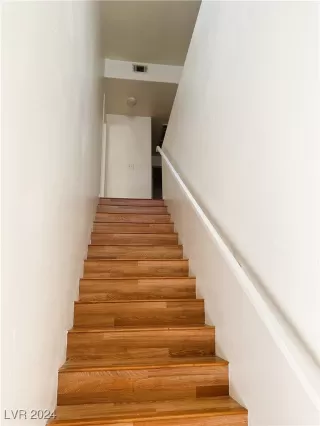 Photo #1: 2614467 Listing 