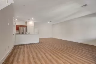 Photo #3: 2614470 Listing