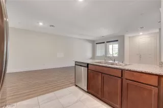 Photo #5: 2614470 Listing