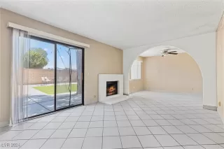 Photo #5: 2614506 Listing