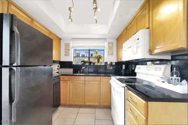 MLS: 2614507 Condo For Sale