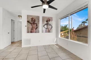 Photo #5: 2614507 Listing