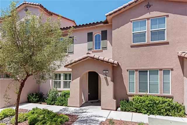 MLS: 2614508 Condo For Sale