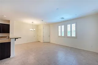 Photo #4: 2614508 Listing 