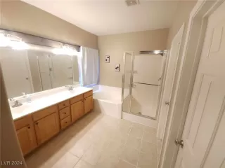 Photo #6: 2614531 Listing