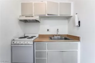 Photo #2: 2614533 Listing 