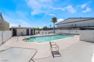 Photo #3: 2614533 Listing 