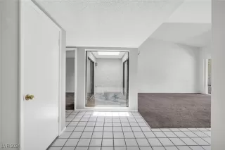 Photo #1: 2614536 Listing