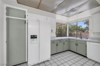 Photo #5: 2614536 Listing