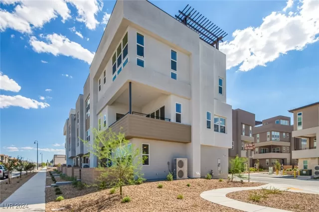 MLS: 2614543 Condo For Sale