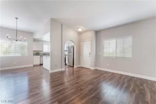 Photo #5: 2614638 Listing