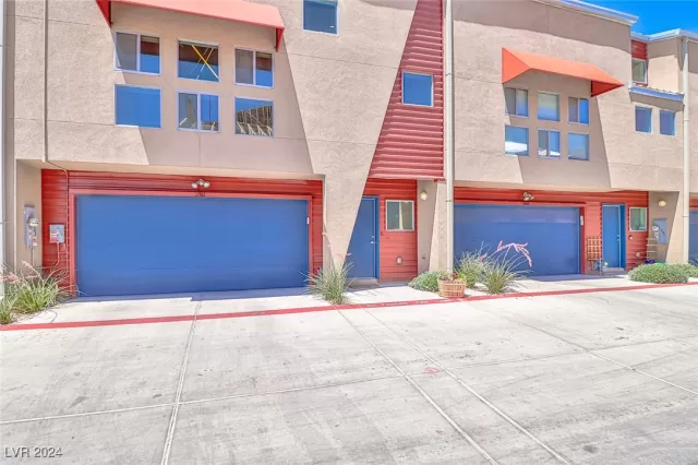 MLS: 2614678 Condo For Sale