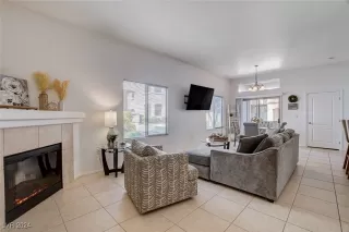 Photo #6: 2614716 Listing