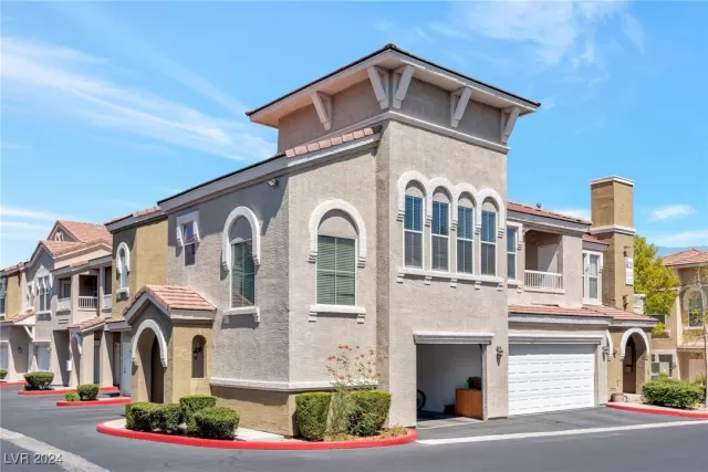 MLS: 2614727 Condo For Sale