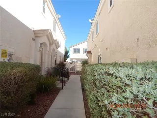 Photo #1: 2614753 Listing 