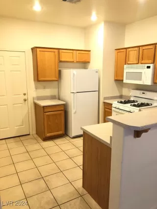 Photo #1: 2614767 Listing 