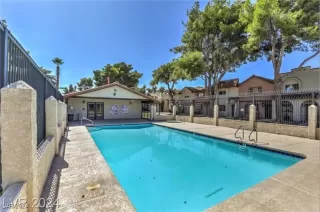 Photo #2: 2614776 Listing