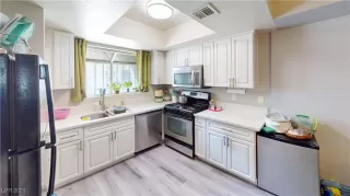 Photo #5: 2614776 Listing