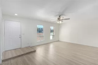 Photo #4: 2614797 Listing