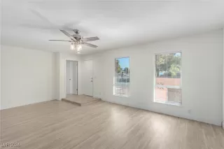 Photo #6: 2614797 Listing