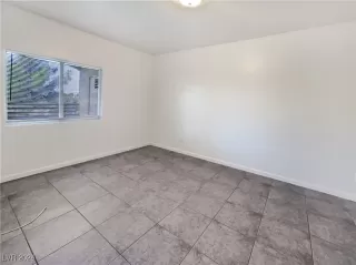 Photo #4: 2614834 Listing