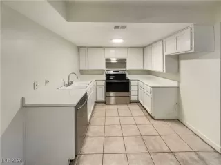 Photo #5: 2614860 Listing