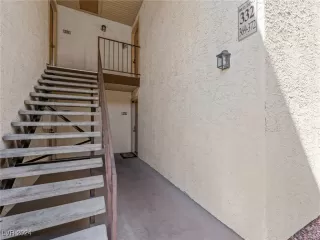 Photo #4: 2614865 Listing