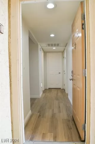 Photo #6: 2614865 Listing