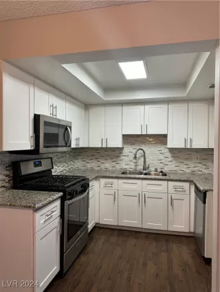Photo #1: 2614888 Listing 