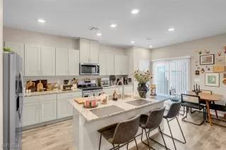 Photo #3: 2614908 Listing 