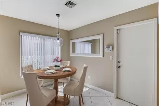 Photo #5: 2614915 Listing