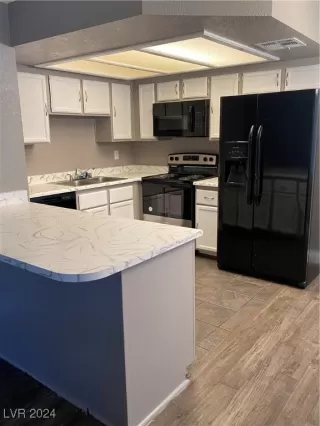 Photo #5: 2614928 Listing