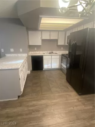 Photo #6: 2614928 Listing