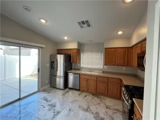 Photo #2: 2614937 Listing 