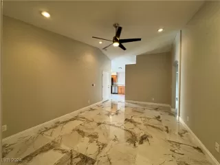 Photo #4: 2614937 Listing 