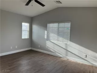 Photo #5: 2614937 Listing 