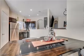 Photo #4: 2614955 Listing