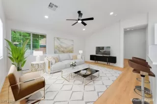 Photo #4: 2615012 Listing